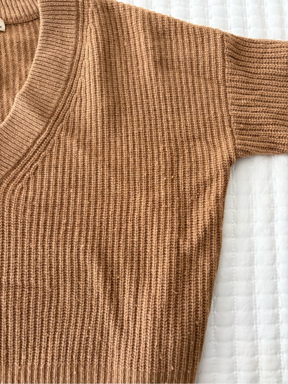 Madewell Ribbed V‑Neck Sweater in Warm Camel - Picture 4 of 5